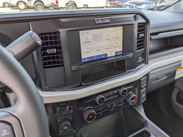 2026 Oxford White Ford Super Duty F-350 SRW XLT 4X4 Truck