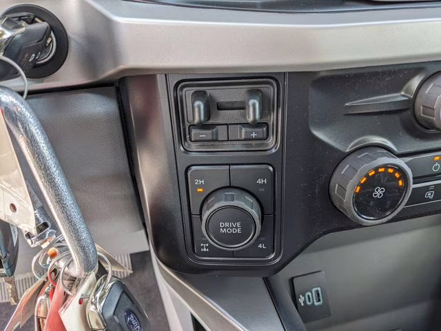 2026 Oxford White Ford Super Duty F-350 SRW XLT 4X4 Truck