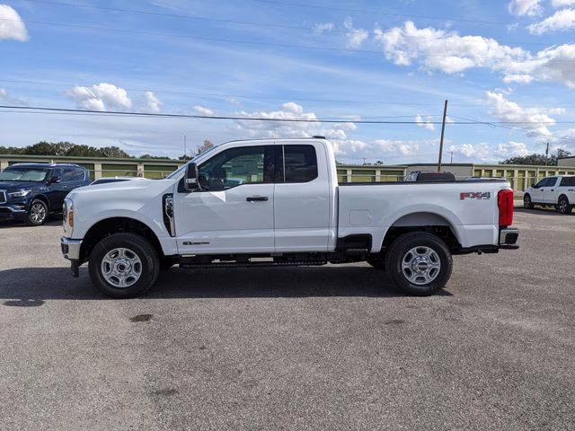 2026 Oxford White Ford Super Duty F-350 SRW XLT 4X4 Truck