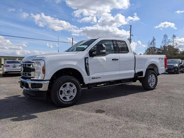 2026 Oxford White Ford Super Duty F-350 SRW XLT 4X4 Truck