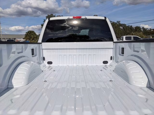 2026 Oxford White Ford Super Duty F-350 SRW XLT 4X4 Truck