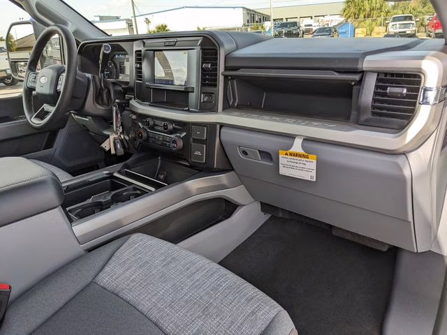 2026 Oxford White Ford Super Duty F-350 SRW XLT 4X4 Truck