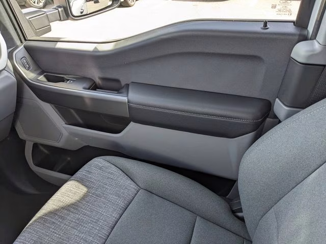 2026 Oxford White Ford Super Duty F-350 SRW XLT 4X4 Truck