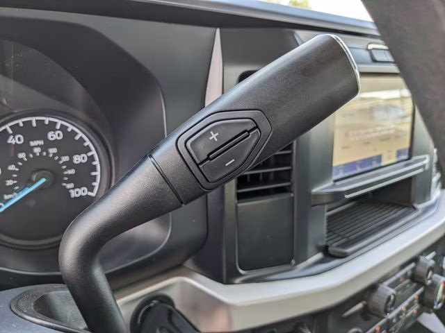 2026 Oxford White Ford Super Duty F-350 SRW XLT 4X4 Truck