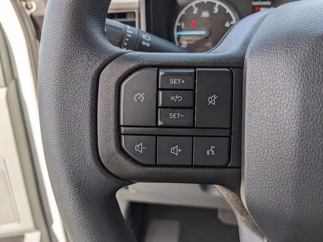 2026 Oxford White Ford Super Duty F-350 SRW XLT 4X4 Truck