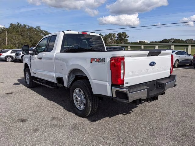 2026 Oxford White Ford Super Duty F-350 SRW XLT 4X4 Truck