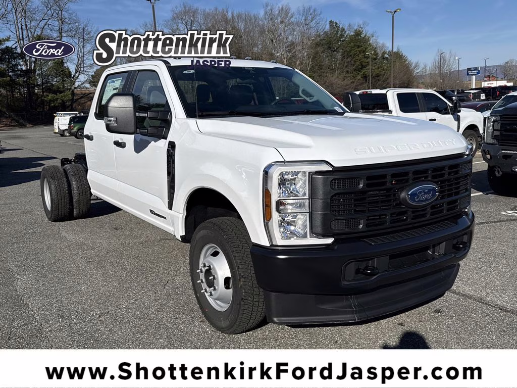 2026 Oxford White Ford Super Duty F-350 DRW XL 4X4 Chassis
