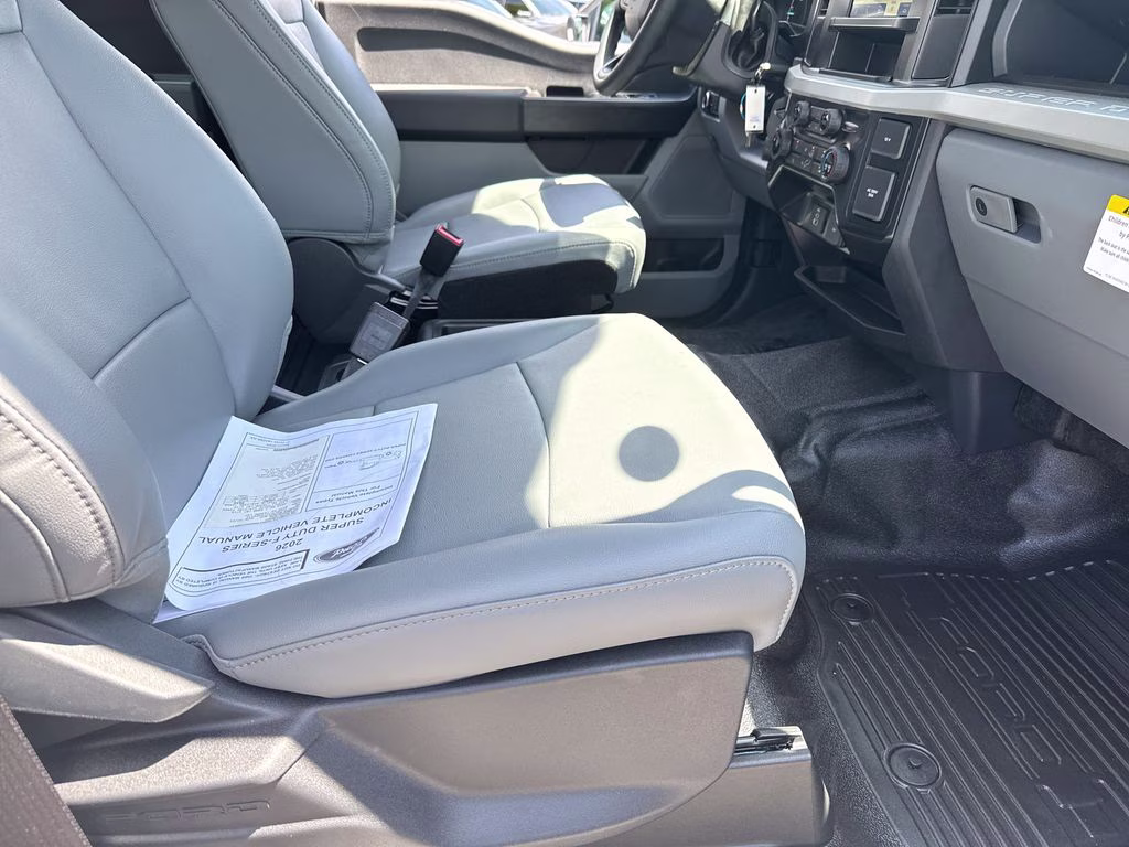 2026 Oxford White Ford Super Duty F-350 DRW XL 4X4 Chassis