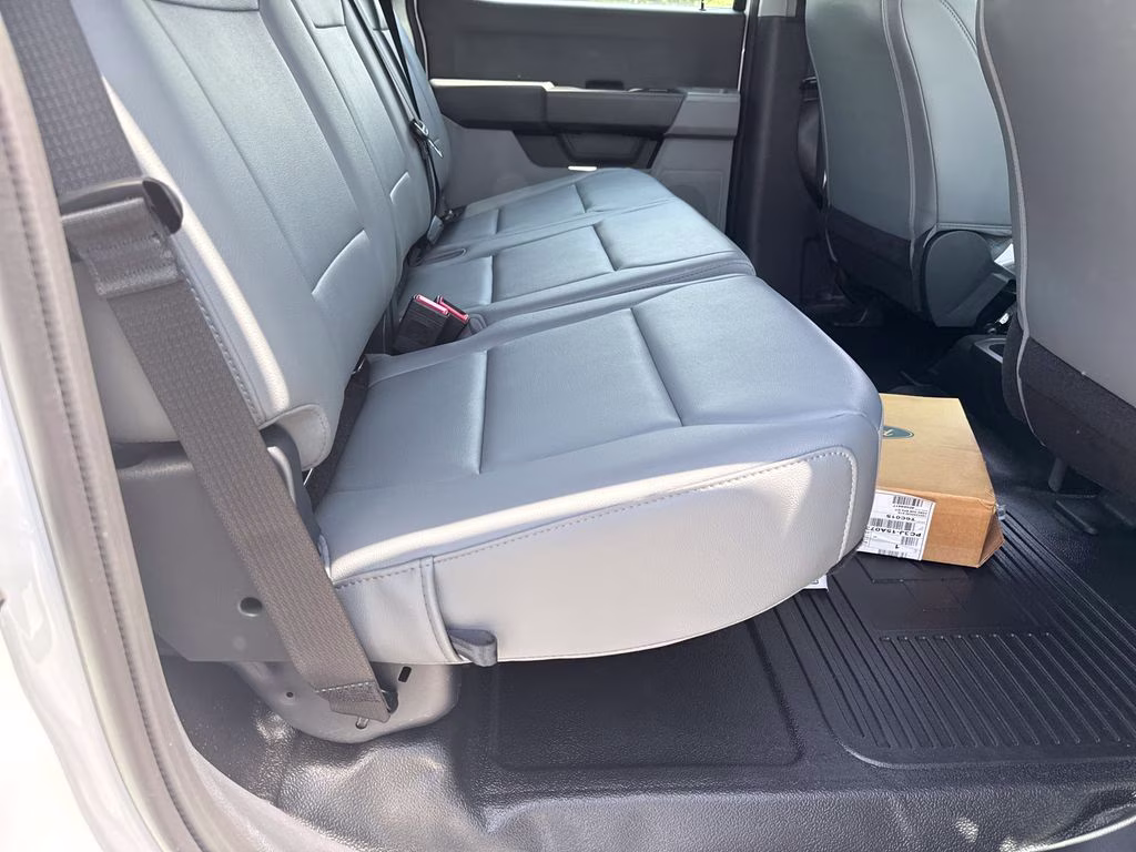 2026 Oxford White Ford Super Duty F-350 DRW XL 4X4 Chassis