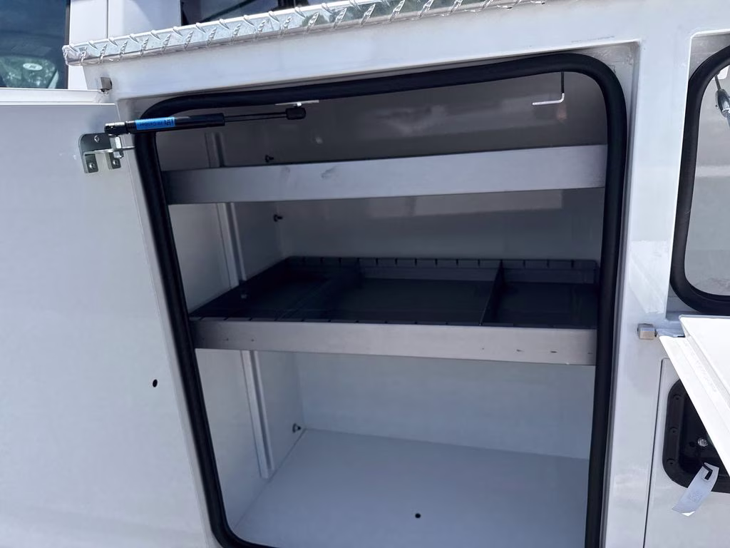 2026 Oxford White Ford Super Duty F-350 DRW XL 4X4 Chassis