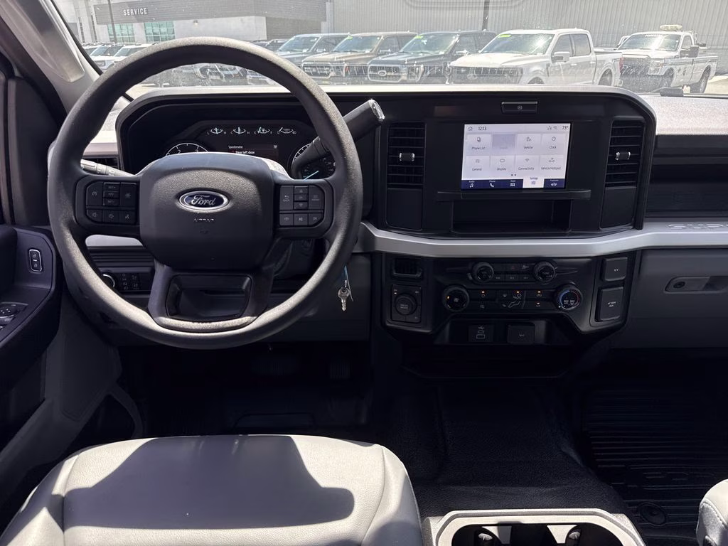 2026 Oxford White Ford Super Duty F-350 DRW XL 4X4 Chassis
