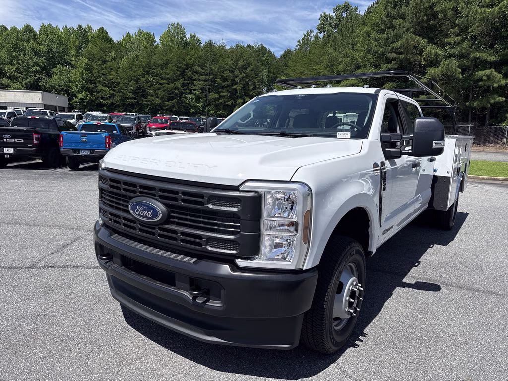 2026 Oxford White Ford Super Duty F-350 DRW XL 4X4 Chassis