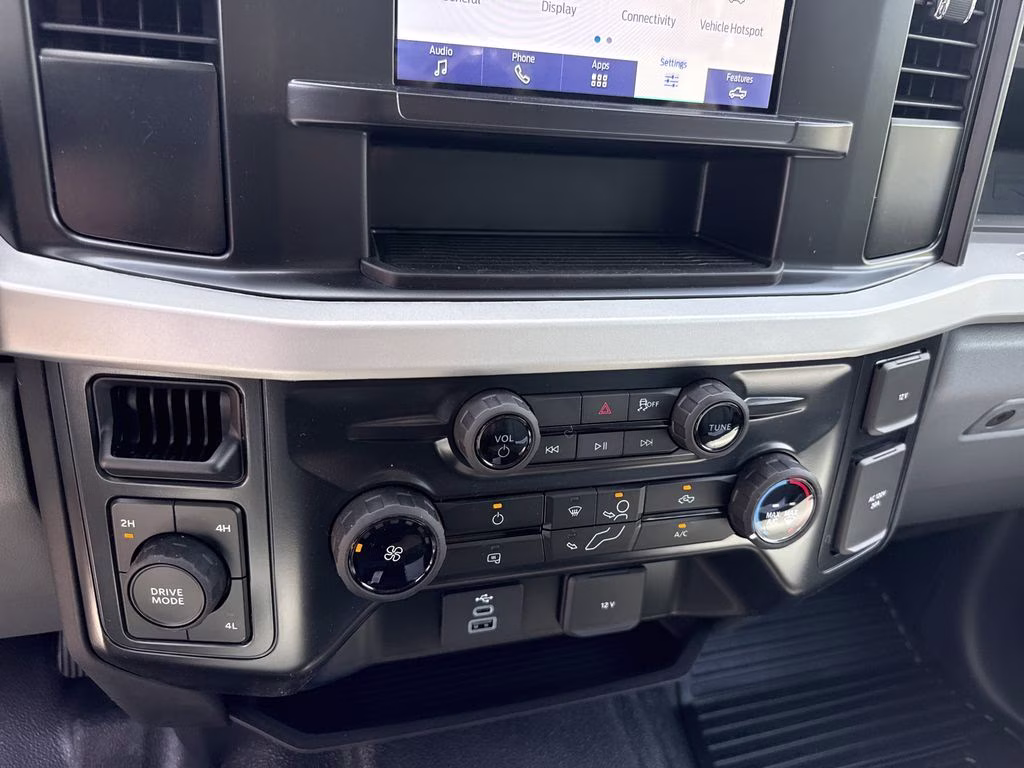 2026 Oxford White Ford Super Duty F-350 DRW XL 4X4 Chassis