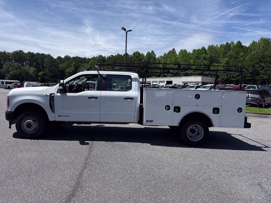 2026 Oxford White Ford Super Duty F-350 DRW XL 4X4 Chassis