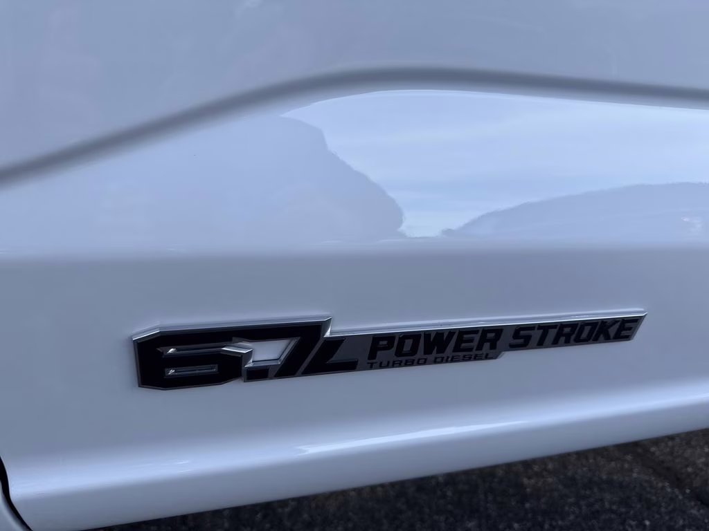 2026 Oxford White Ford Super Duty F-350 DRW XL 4X4 Chassis