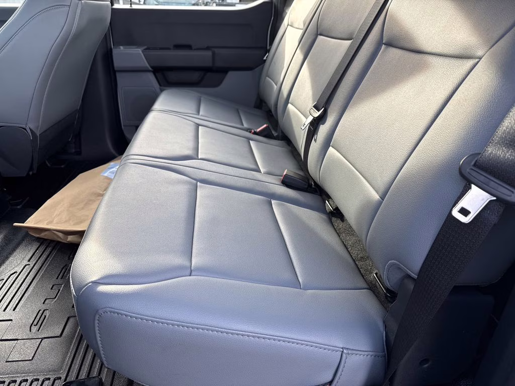 2026 Oxford White Ford Super Duty F-350 DRW XL 4X4 Chassis