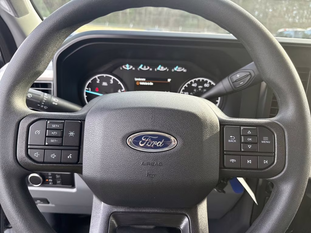 2026 Oxford White Ford Super Duty F-350 DRW XL 4X4 Chassis