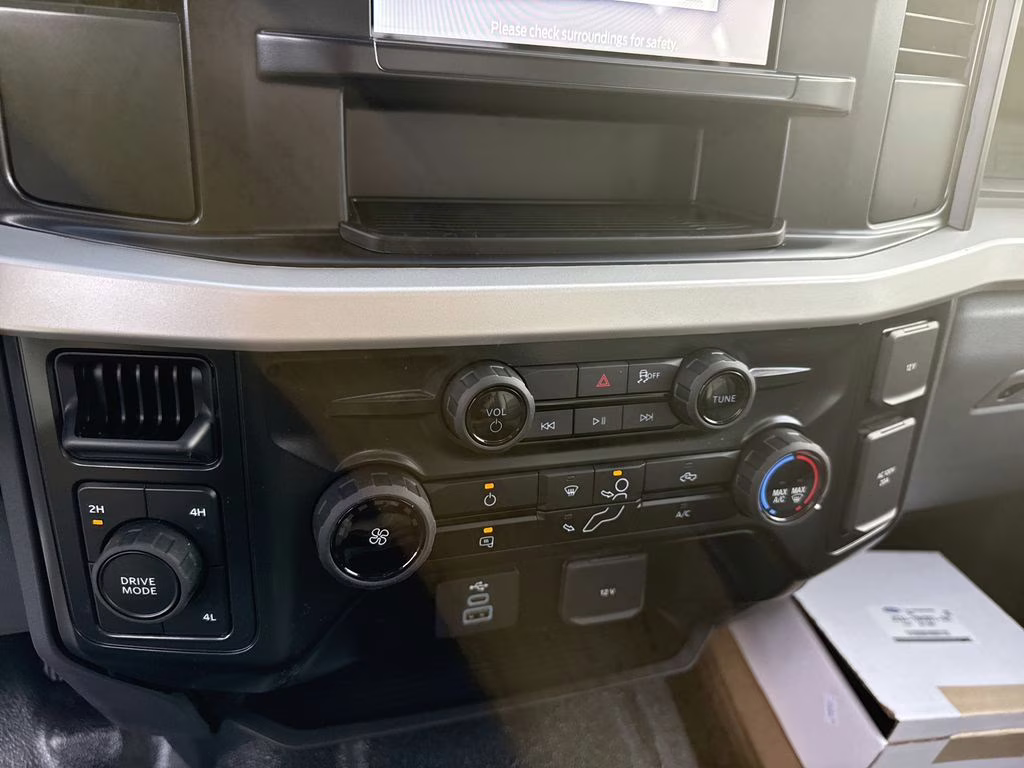 2026 Oxford White Ford Super Duty F-350 DRW XL 4X4 Chassis