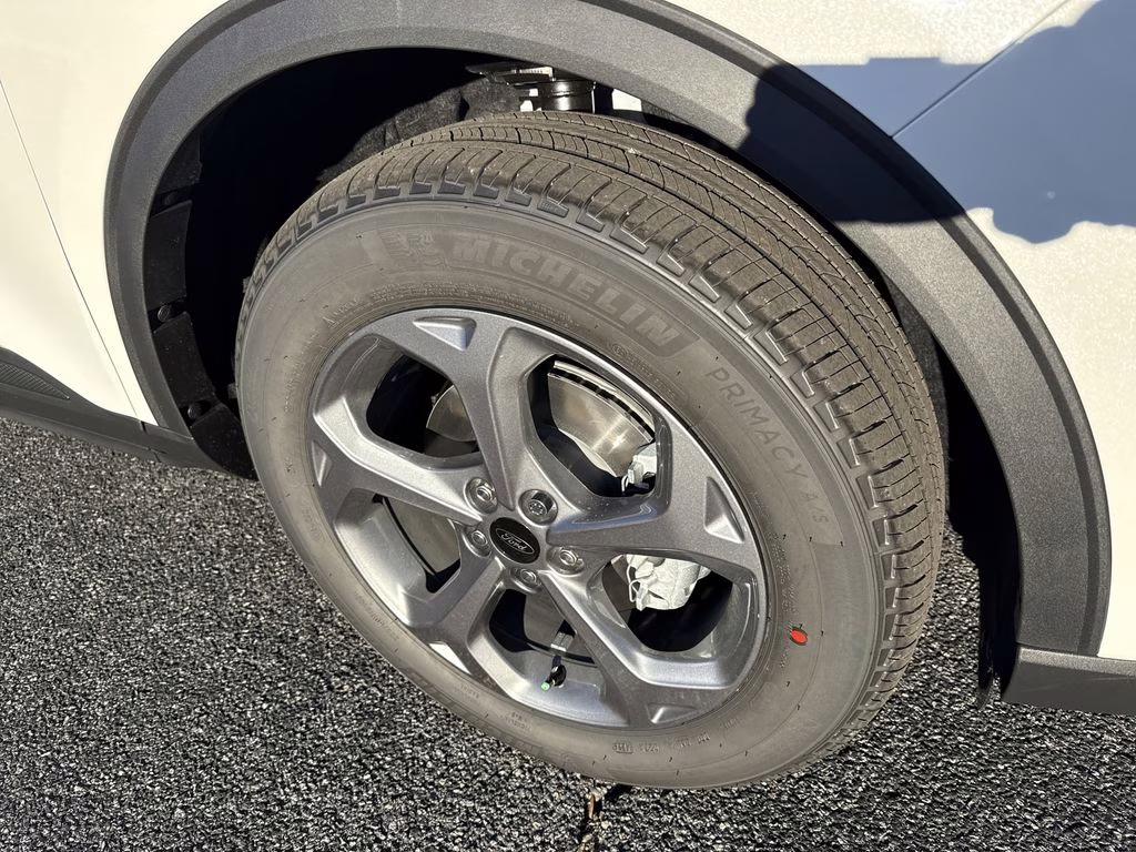 2026 Star White Metallic Tri-Coat Ford Escape ST-Line FWD SUV