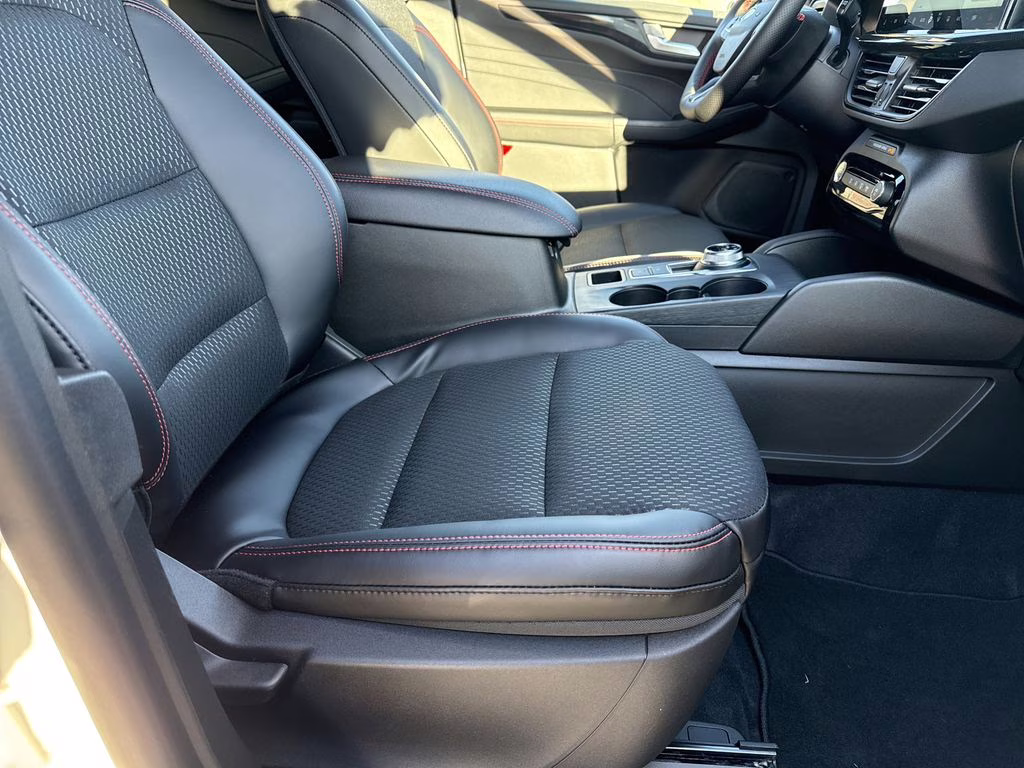 2026 Star White Metallic Tri-Coat Ford Escape ST-Line FWD SUV