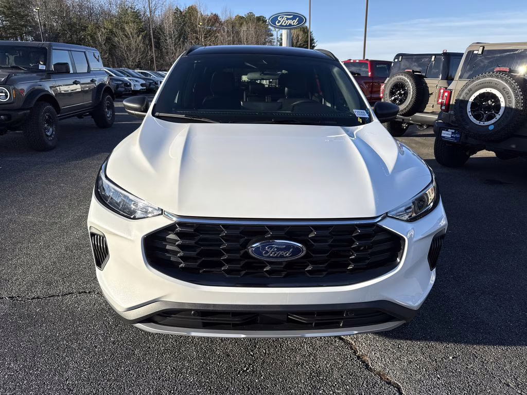 2026 Star White Metallic Tri-Coat Ford Escape ST-Line FWD SUV