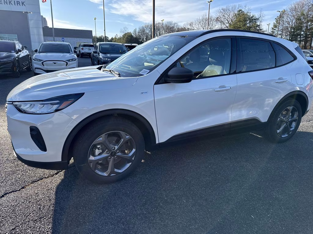 2026 Star White Metallic Tri-Coat Ford Escape ST-Line FWD SUV