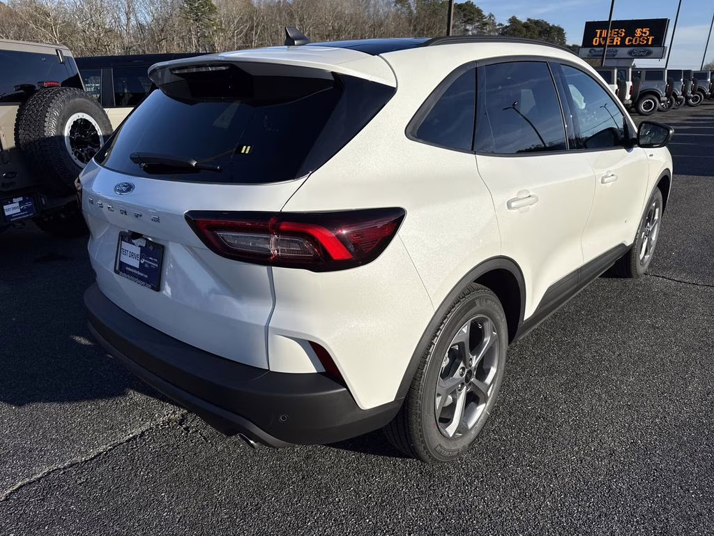 2026 Star White Metallic Tri-Coat Ford Escape ST-Line FWD SUV