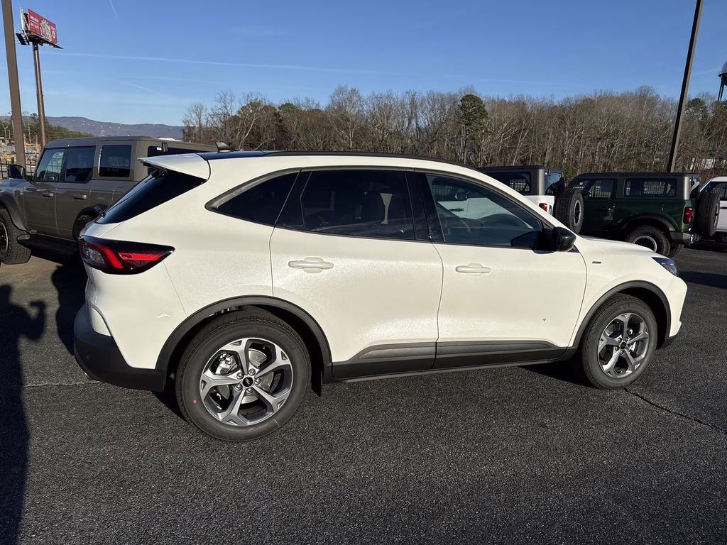 2026 Star White Metallic Tri-Coat Ford Escape ST-Line FWD SUV