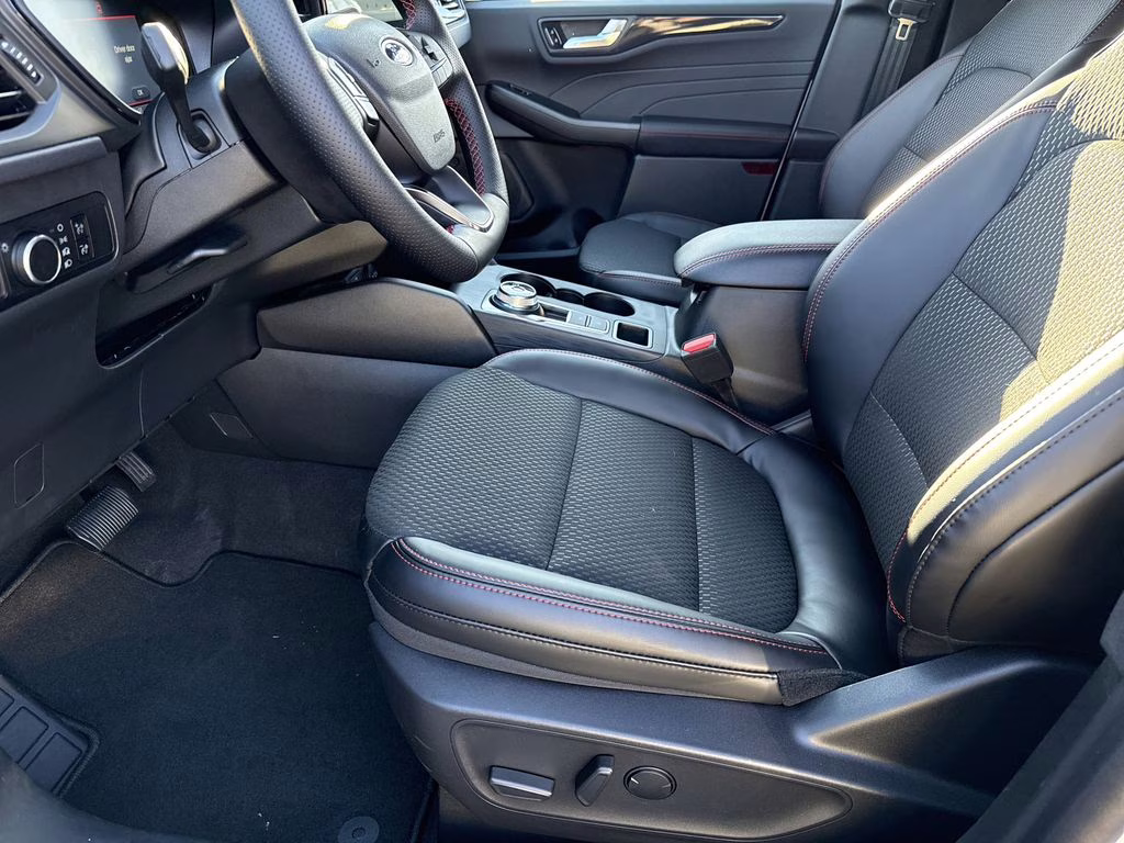 2026 Star White Metallic Tri-Coat Ford Escape ST-Line FWD SUV