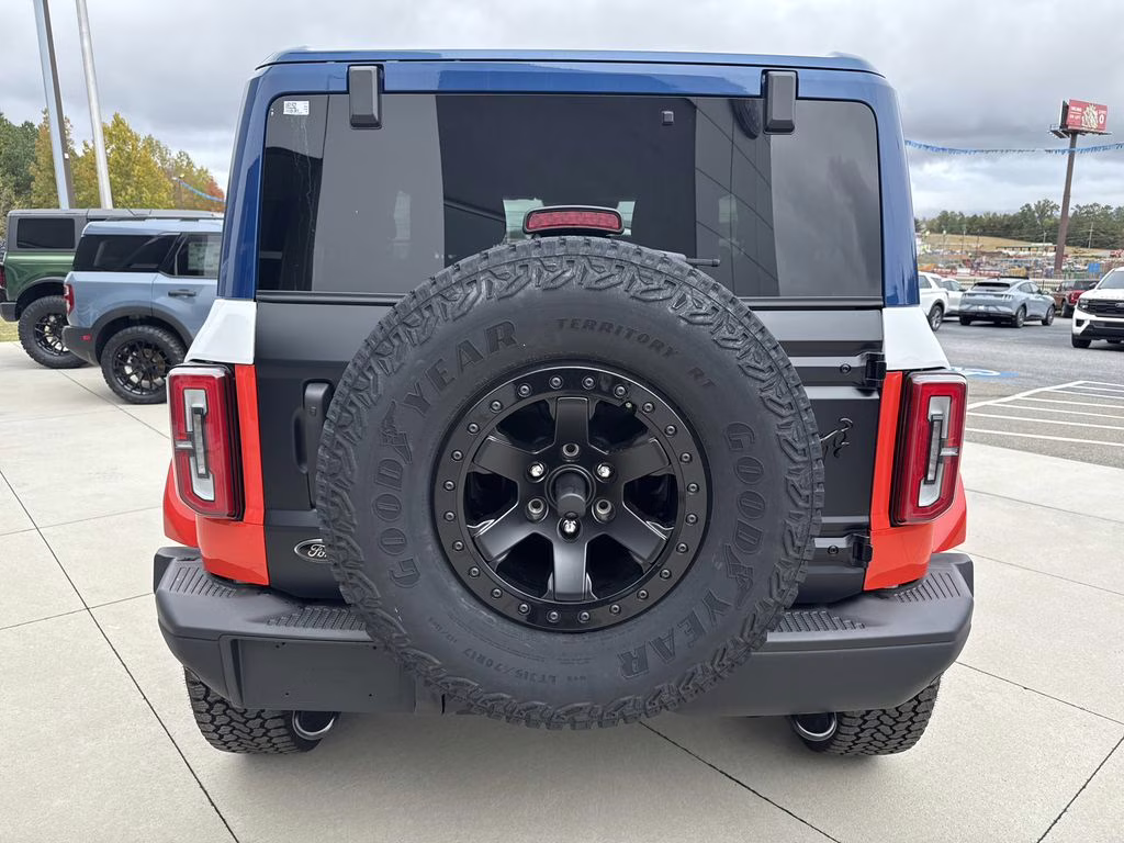 2025 Oxford White Ford Bronco Stroppe Edition 4X4 SUV