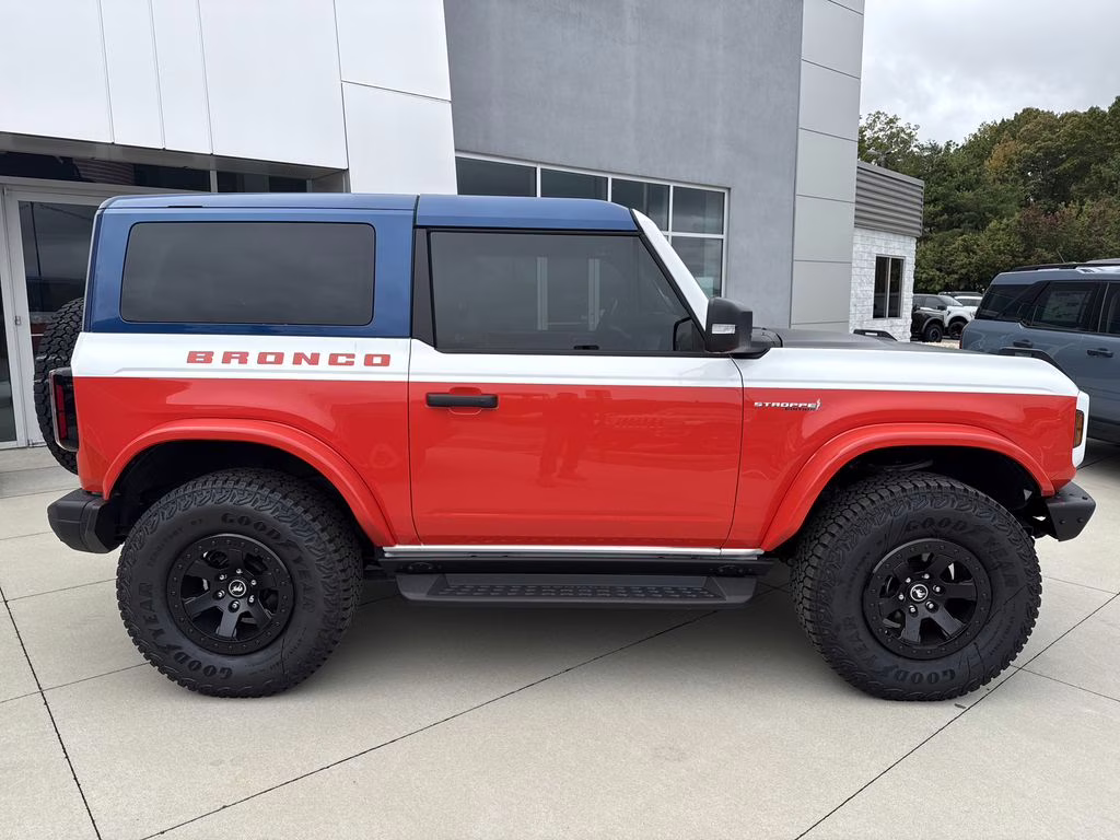 2025 Oxford White Ford Bronco Stroppe Edition 4X4 SUV