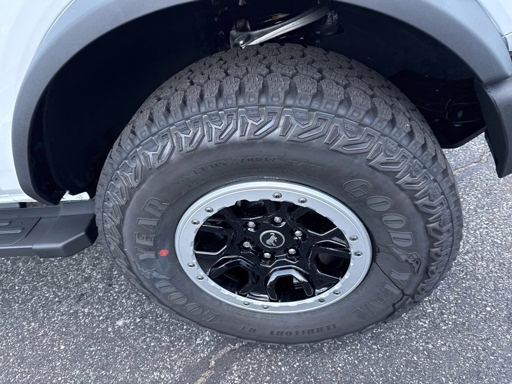 2025 Oxford White Ford Bronco Base 4X4 SUV