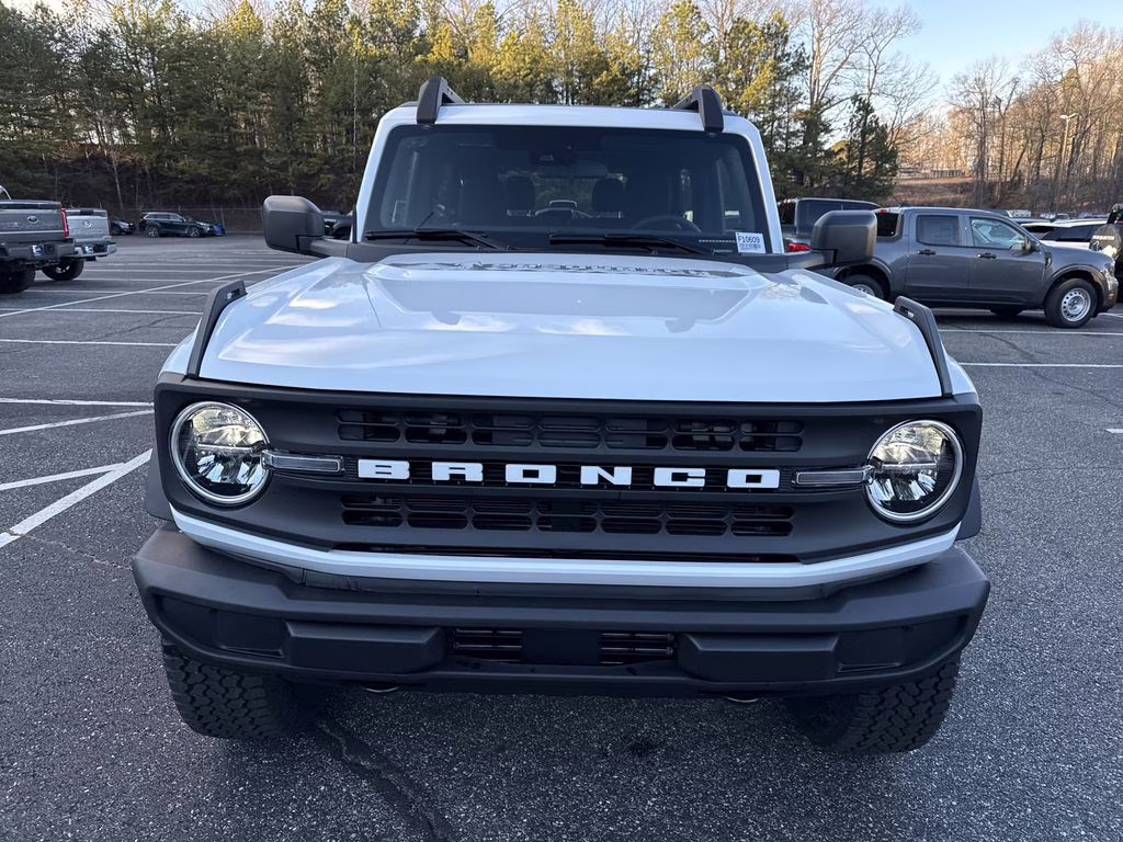 2025 Oxford White Ford Bronco Base 4X4 SUV