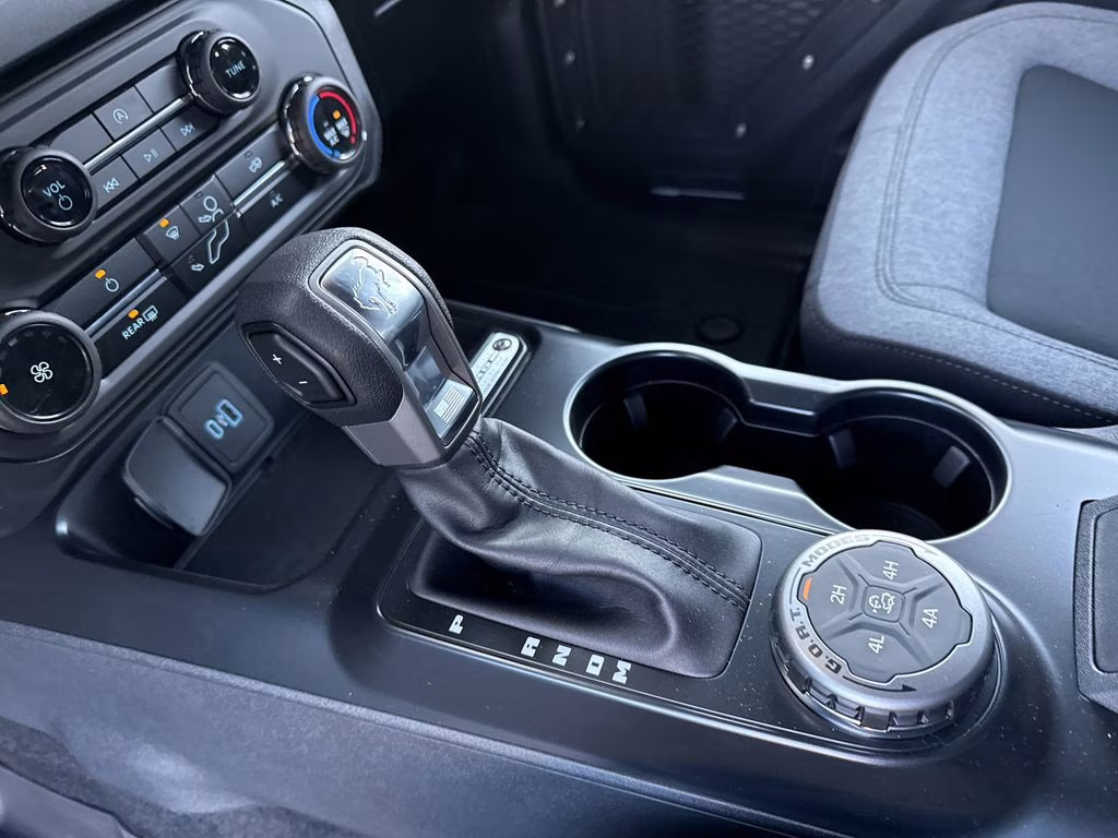 2025 Oxford White Ford Bronco Base 4X4 SUV