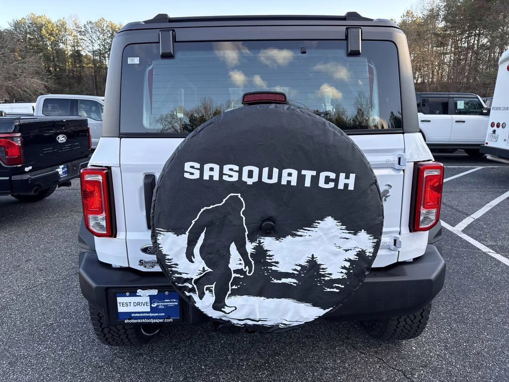 2025 Oxford White Ford Bronco Base 4X4 SUV