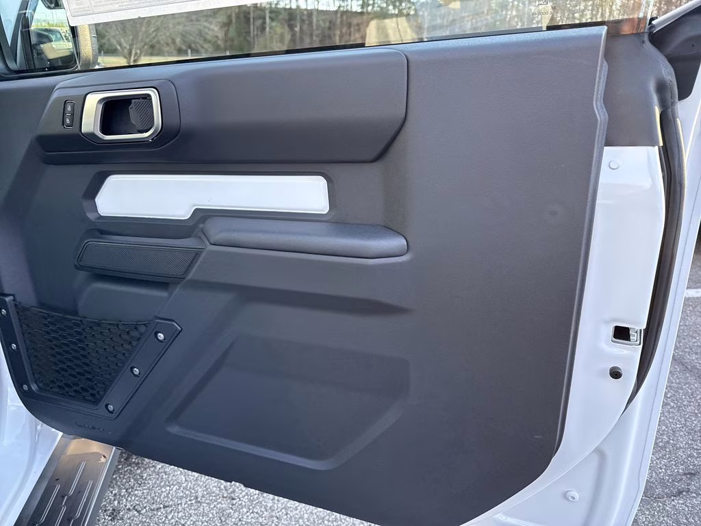 2025 Oxford White Ford Bronco Base 4X4 SUV