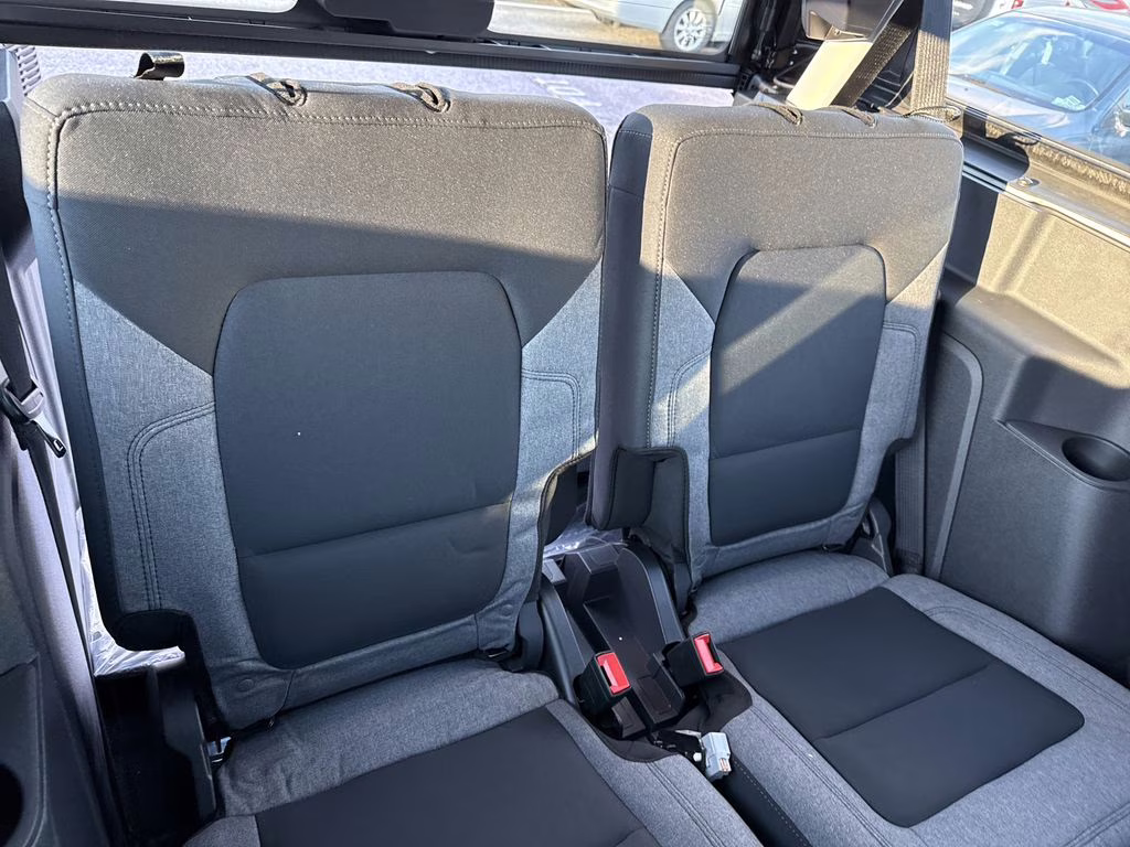 2025 Oxford White Ford Bronco Base 4X4 SUV