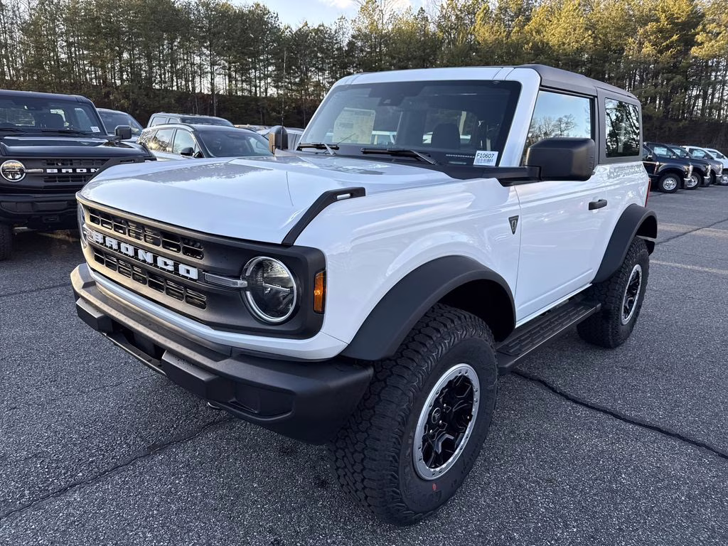 2025 Oxford White Ford Bronco Base 4X4 SUV