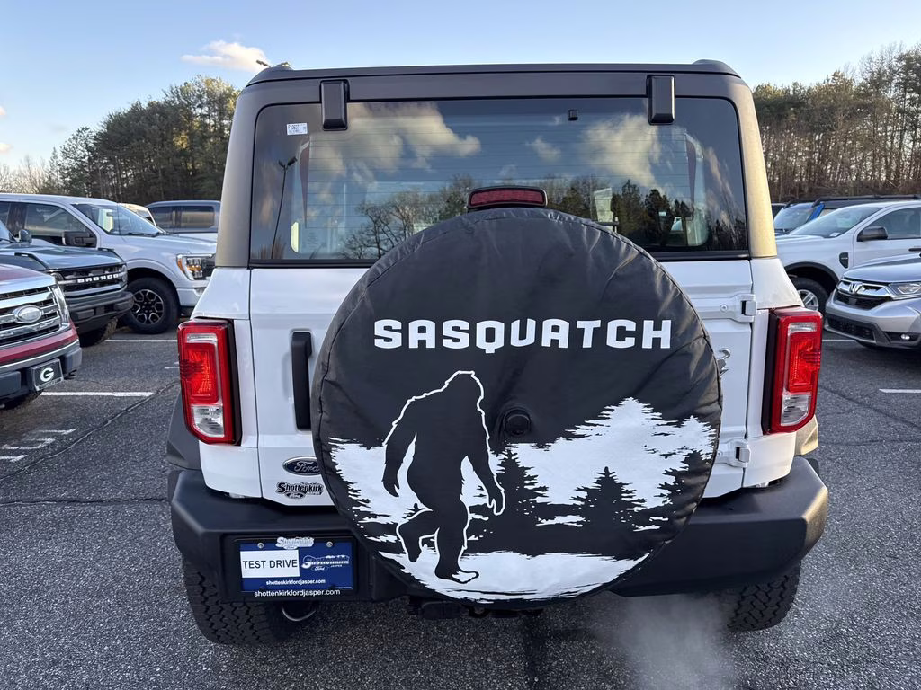 2025 Oxford White Ford Bronco Base 4X4 SUV