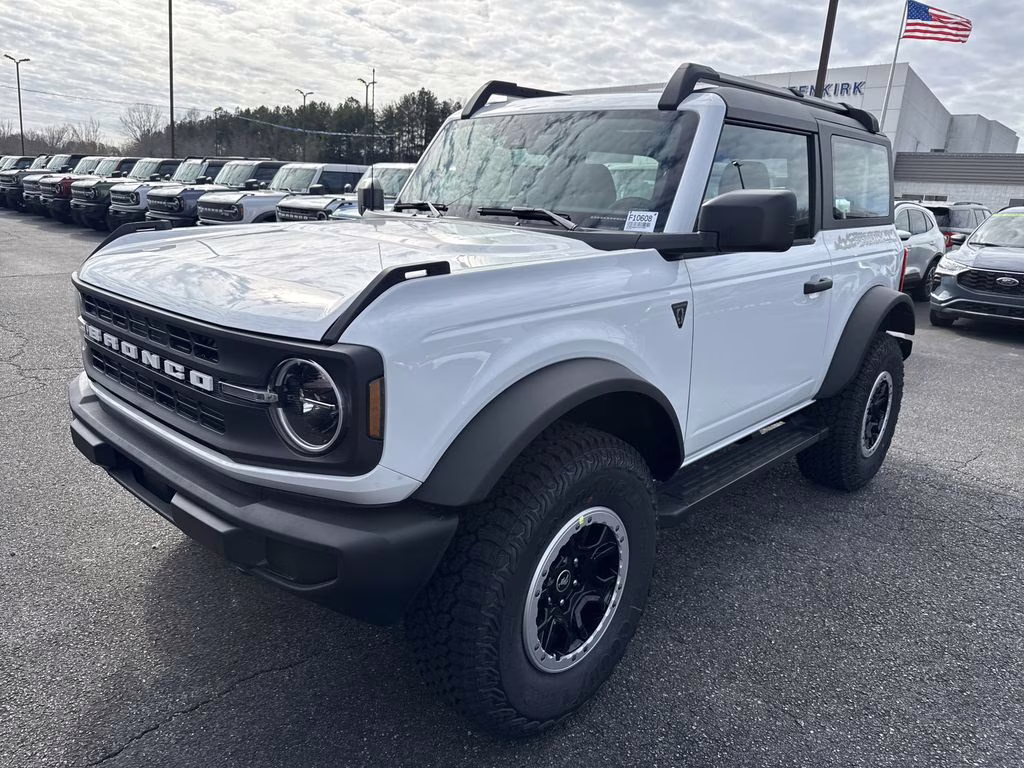 2025 Oxford White Ford Bronco Base 4X4 SUV