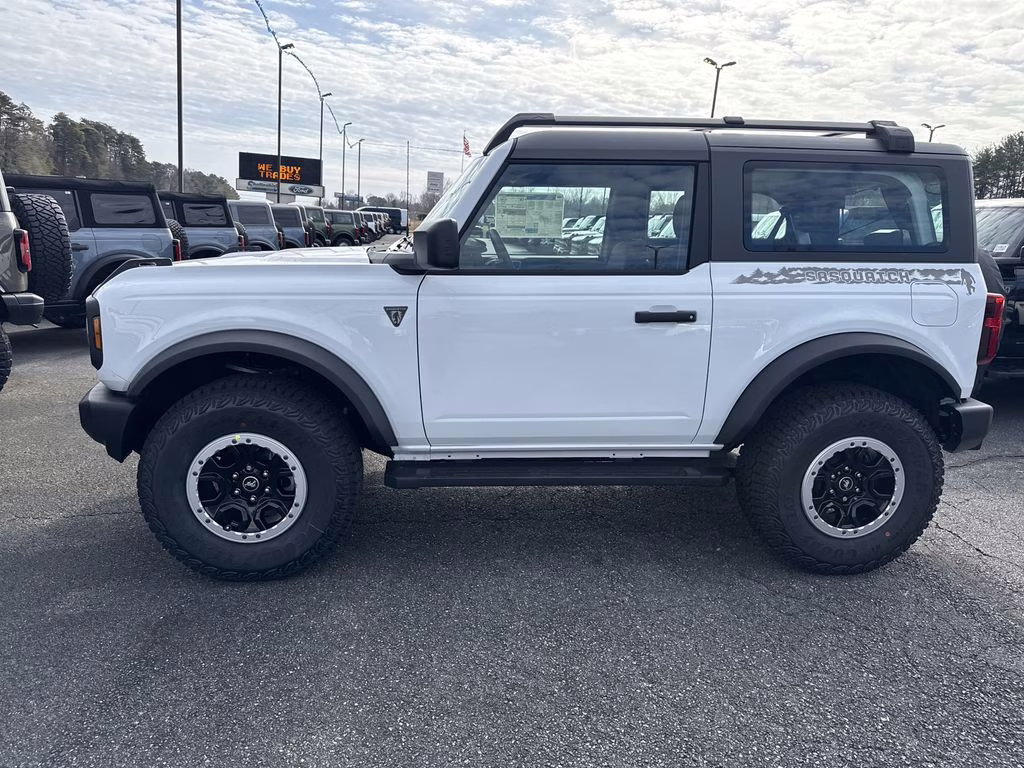 2025 Oxford White Ford Bronco Base 4X4 SUV