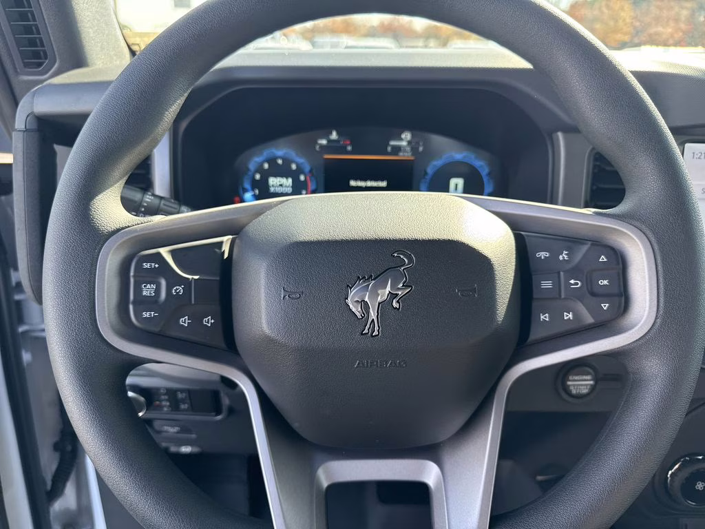 2025 Oxford White Ford Bronco Base 4X4 SUV