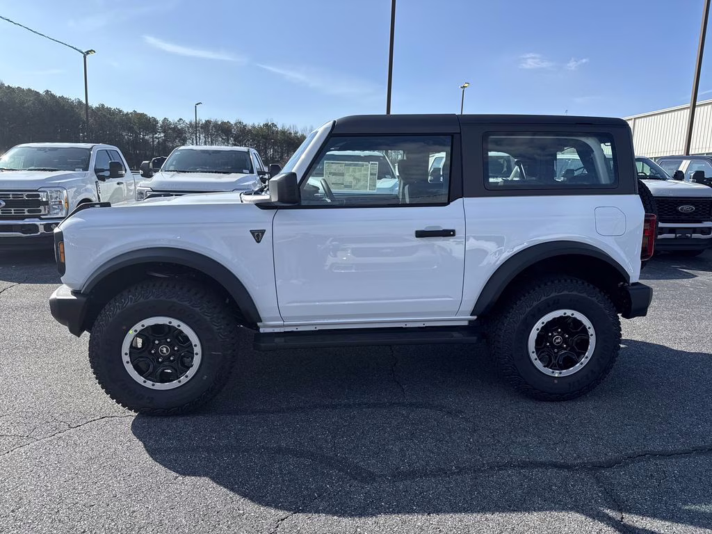 2025 Oxford White Ford Bronco Base 4X4 SUV