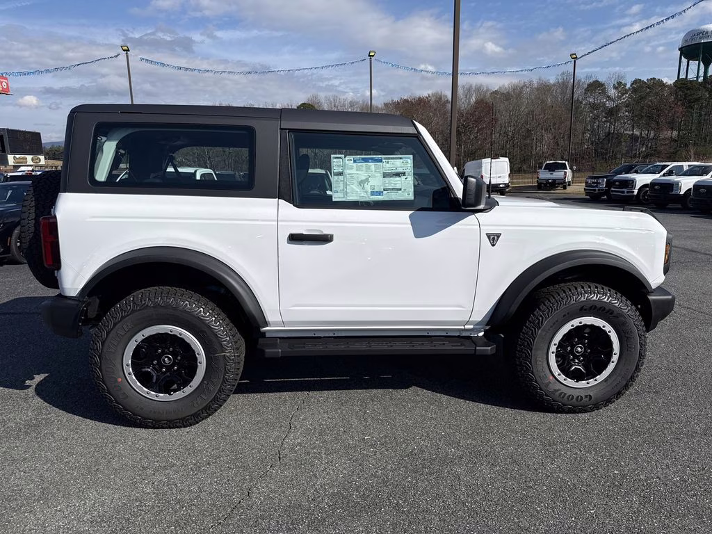 2025 Oxford White Ford Bronco Base 4X4 SUV