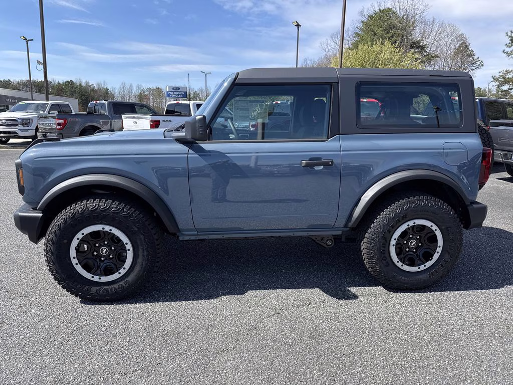 2025 Azure Gray Metallic Tri-Coat Ford Bronco Base 4X4 SUV