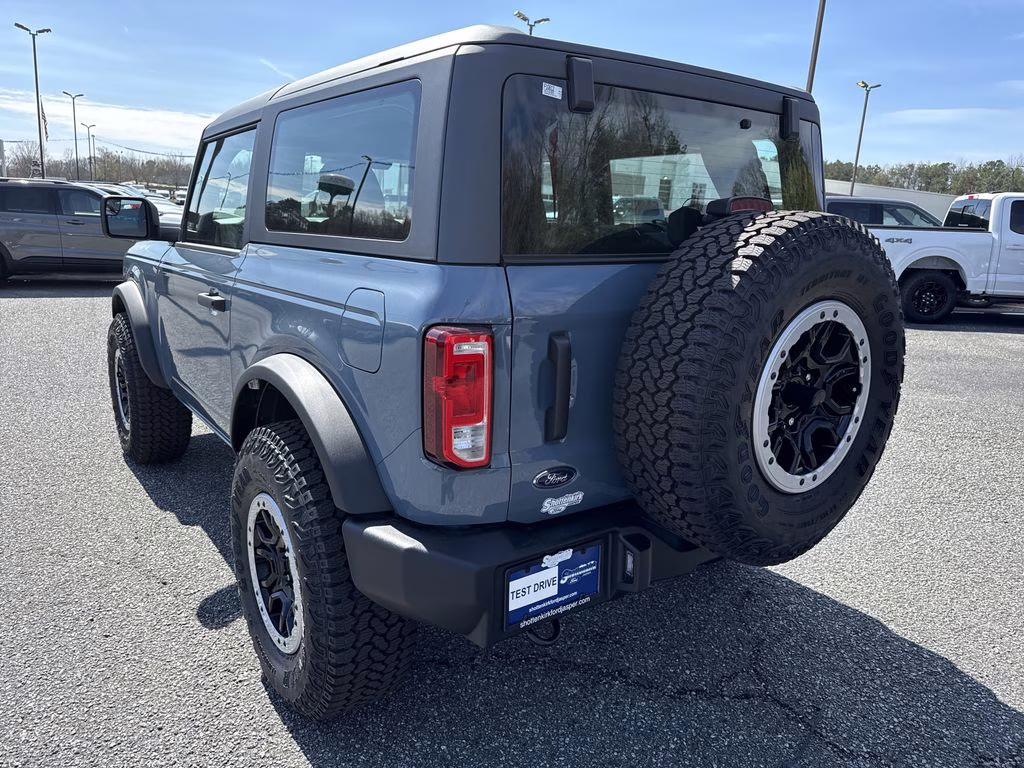 2025 Azure Gray Metallic Tri-Coat Ford Bronco Base 4X4 SUV