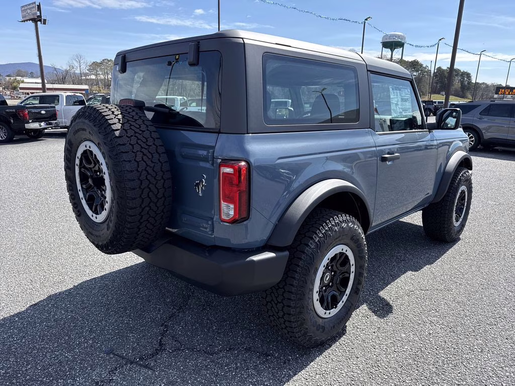 2025 Azure Gray Metallic Tri-Coat Ford Bronco Base 4X4 SUV