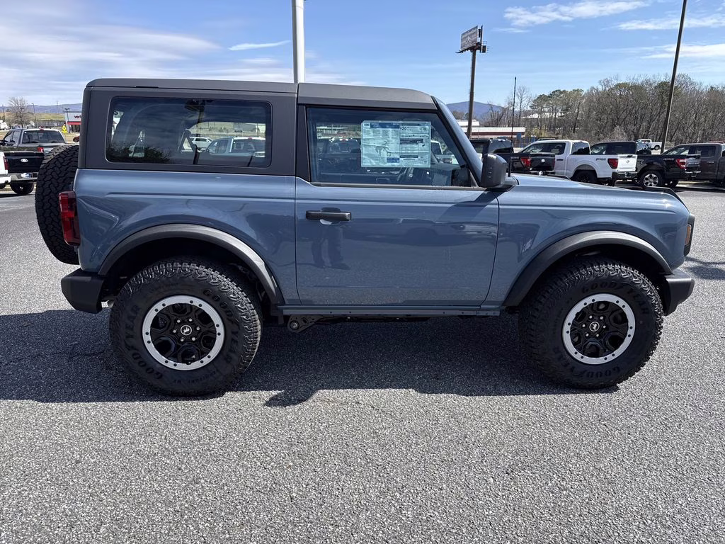 2025 Azure Gray Metallic Tri-Coat Ford Bronco Base 4X4 SUV