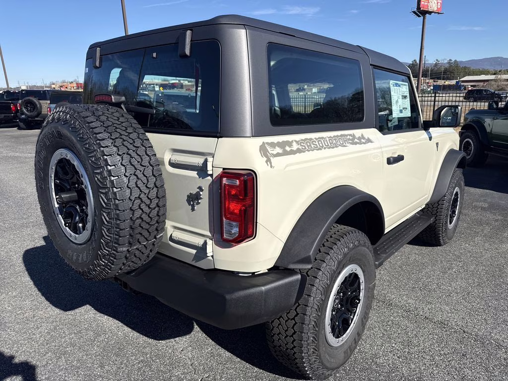 2025 Desert Sand Ford Bronco Base 4X4 SUV
