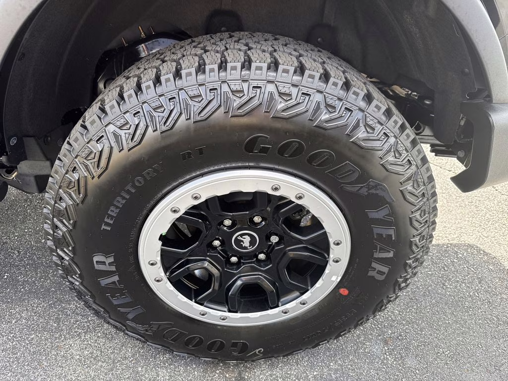 2025 Shadow Black Ford Bronco Base 4X4 SUV